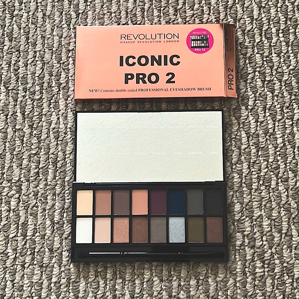 Makeup Revolution Iconic Pro 2